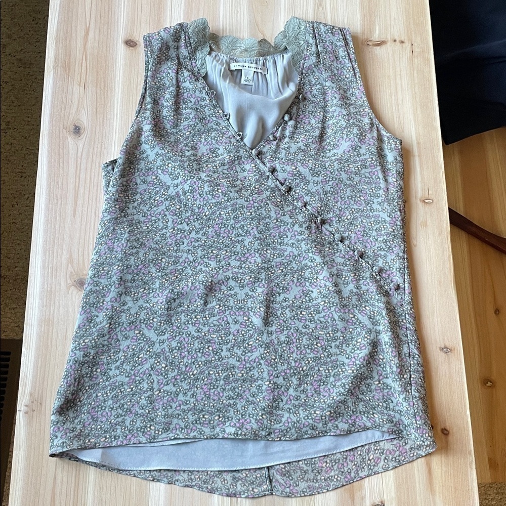 Banana Republic Floral Silk Blouse - Picture 5 of 9